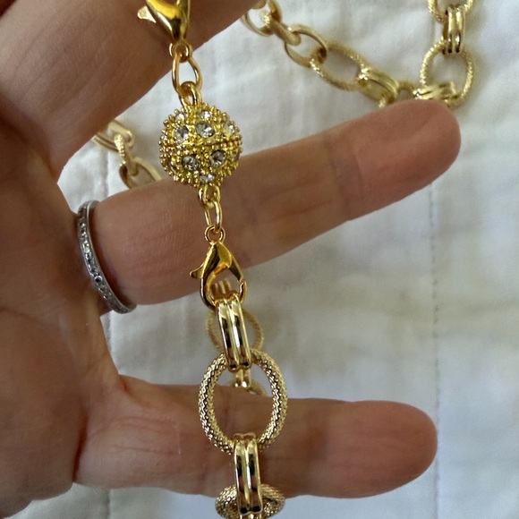 Chunky gold statement Gold Heart Pendant Necklace - Picture 5 of 13